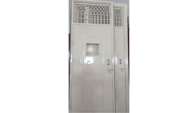 临渭学校教室门