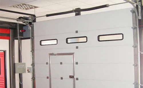 临渭工业提升门的安装方法