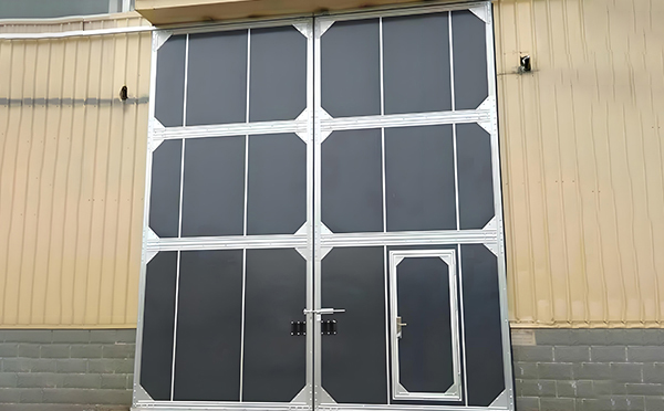 厂房临渭工业门选择与维护全解析：提升效率与安全的关键要素