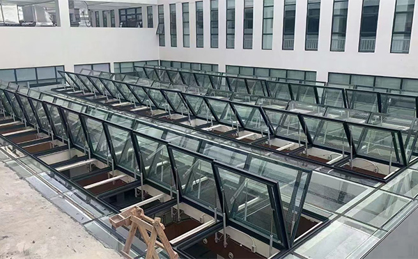 百安科技有限公司近期临渭排烟窗项目案例分享 百安科技有限公司近期临渭排烟窗项目案例分享