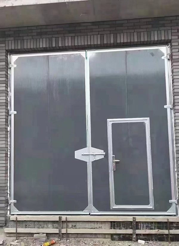 临渭工业平开门在大型设备制造车间的应用实例