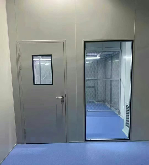 学校教学楼完成临渭防火门标准化安装